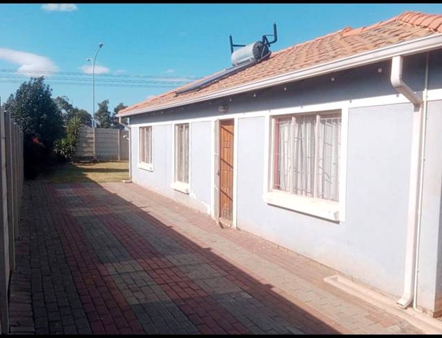 3 BEDROOM HOUSE FOR SALE IN ALBERTSDAL